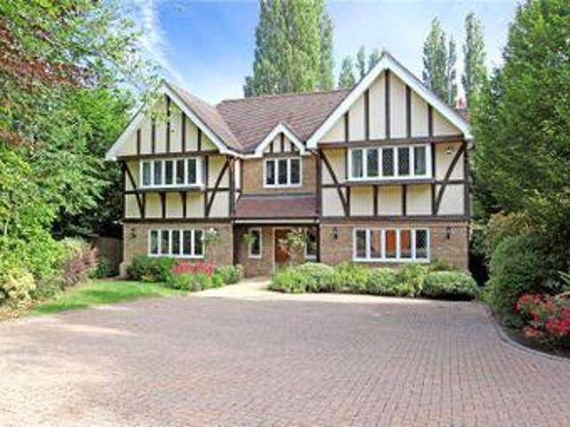 House for sale in Ascot