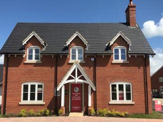 House for sale in Northampton, Northamptonshire