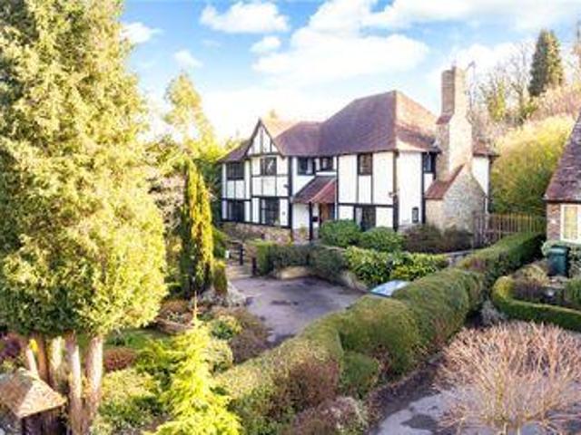 House for sale in Hillview, Surrey