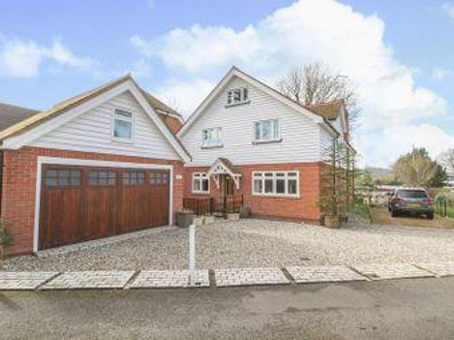 House for sale in Bourne End, Buckinghamshire