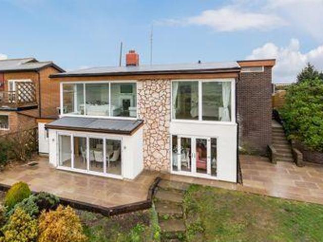 House for sale in Dewsbury, West Yorkshire