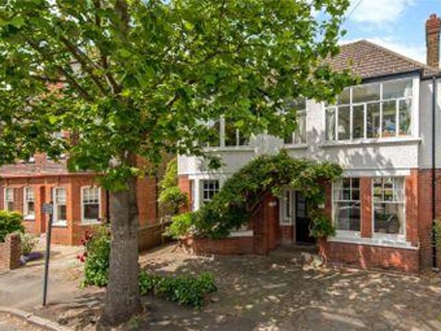 House for sale in Kingston Upon Thames, Greater London