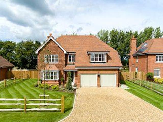 House for sale in Hillview, Surrey