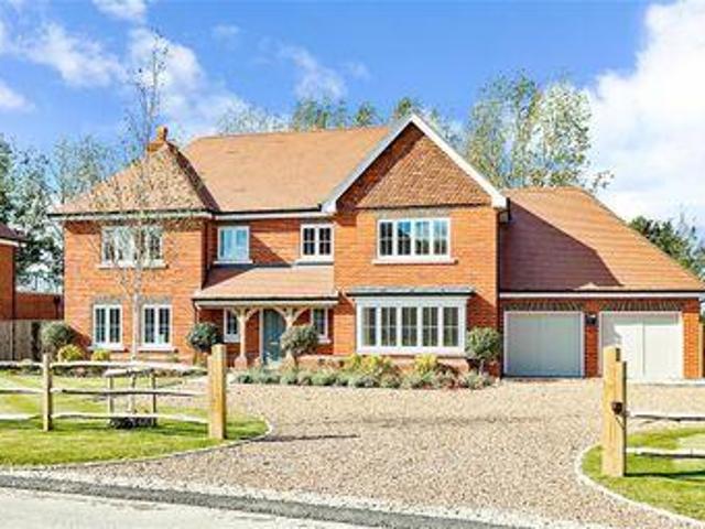 House for sale in Hillview, Surrey