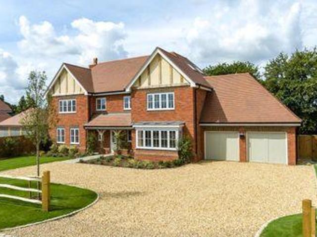 House for sale in Hillview, Surrey