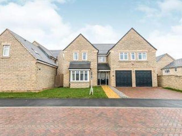 House for sale in Elland, West Yorkshire