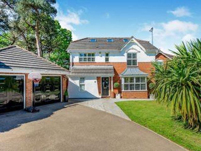 House for sale in Heol-las, Surrey
