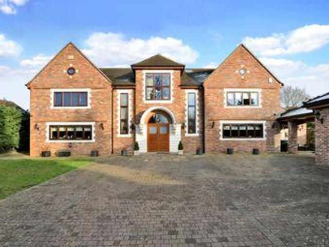House for sale in Hillview, Surrey