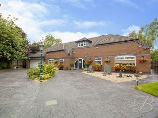 House for sale in Mansfield, East Midlands
