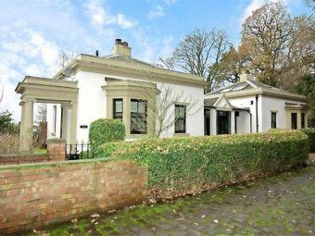 House for sale in Roby Mill, Lancashire