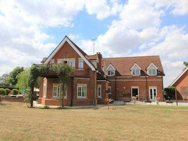 House for sale in Duton Hill