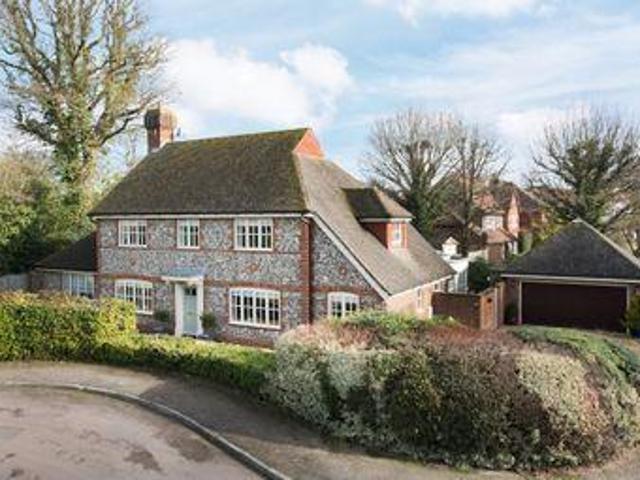 House for sale in Hillview, Surrey