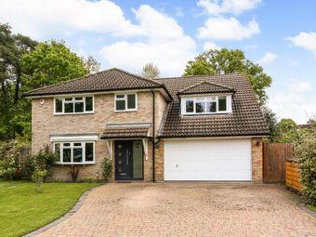 House for sale in Ascot