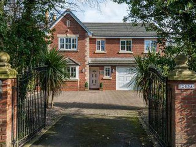 House for sale in Roby Mill, Lancashire