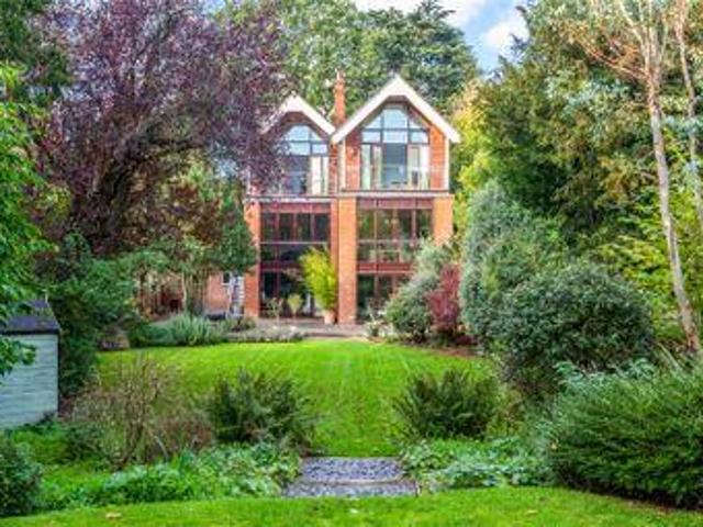 House for sale in Pachesham Park, Surrey