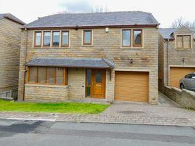 House for sale in Cleckheaton, West Yorkshire