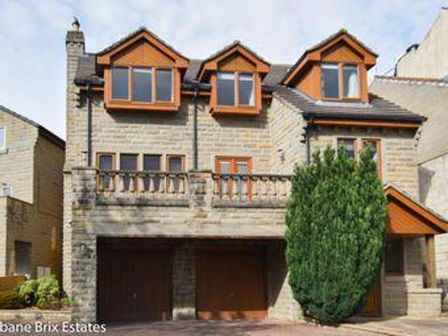 House for sale in Dewsbury, West Yorkshire