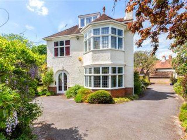House for sale in Fole, Surrey