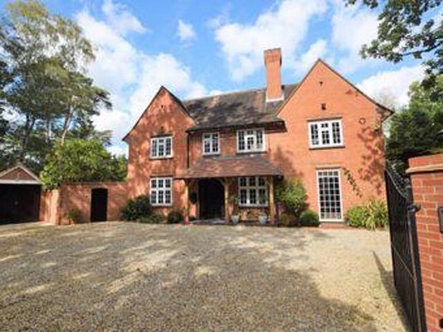 House for sale in Heol-las, Surrey