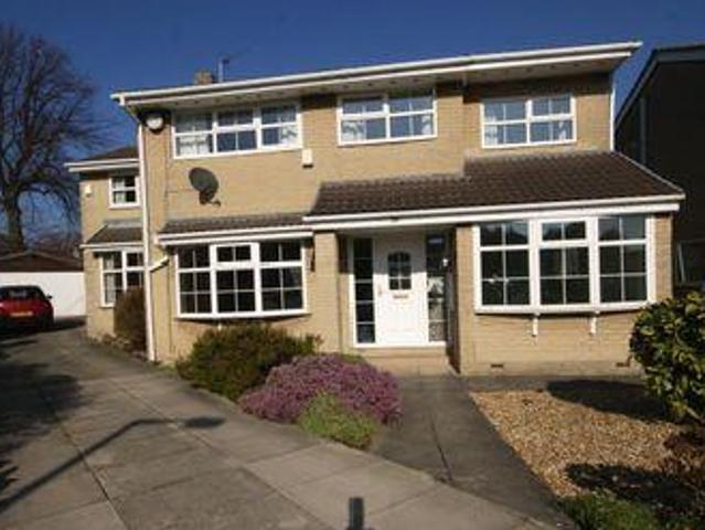 House for sale in Brighouse, West Yorkshire