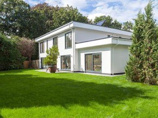 House for sale in Kingston Upon Thames, Greater London