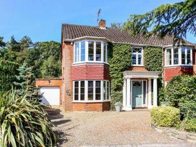 House for sale in Ascot