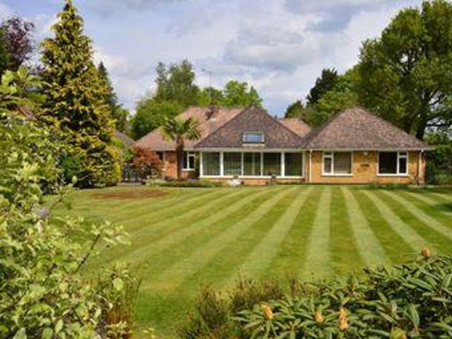 House for sale in Fole, Surrey