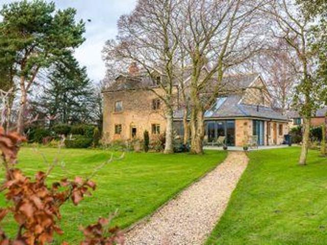 House for sale in Roby Mill, Lancashire