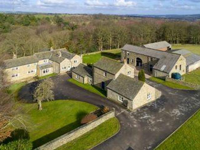 House for sale in Huddersfield, West Yorkshire