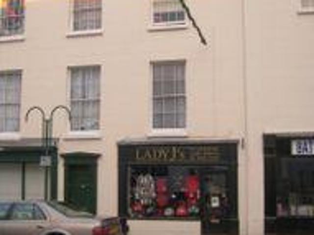 House for rent in Green Close, Warwickshire