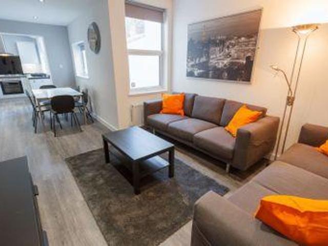 House for rent in Calderstones
