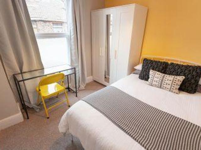 House for rent in Calderstones