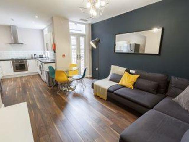 House for rent in Calderstones