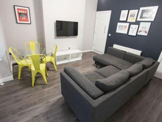 House for rent in Calderstones