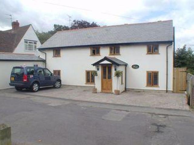 House for rent in Pachesham Park, Surrey
