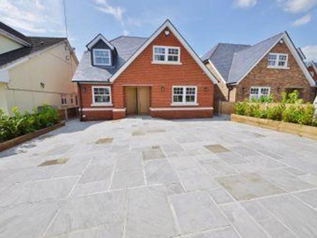 House for rent in Navestock Side