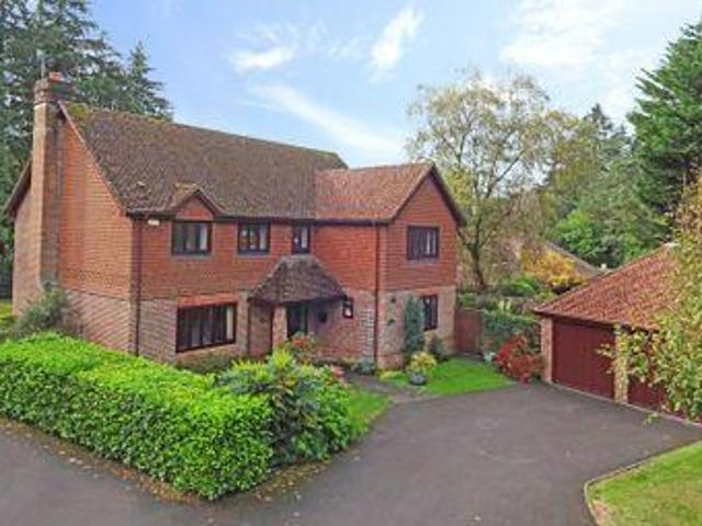 House for sale in Fole, Surrey
