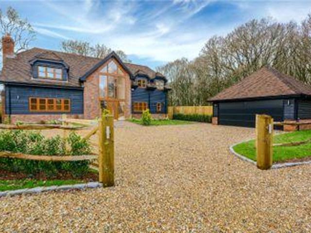 House for sale in Hook, Hart