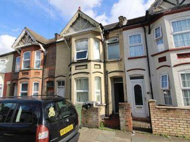 House for sale in Luton, England