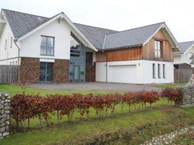 House for sale in Larkhall, Scotland