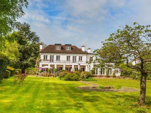 House for sale in Hillview, Surrey