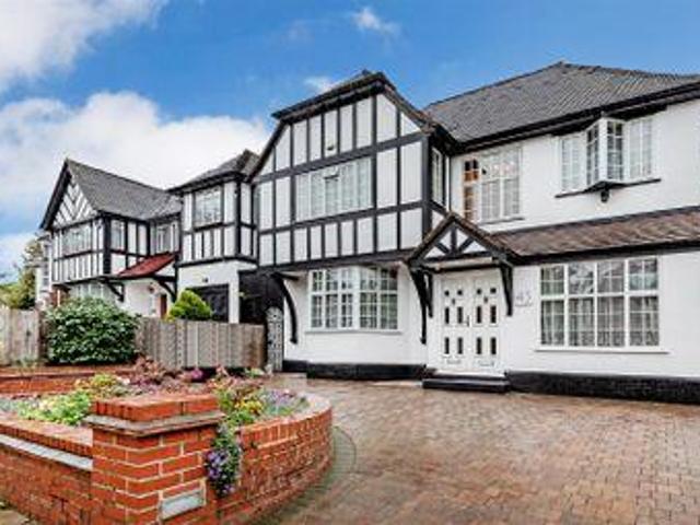 House for sale in Edgware, Greater London