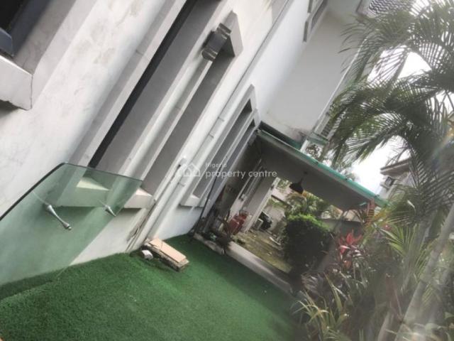 Detached duplex for sale in Eti Osa, Lagos