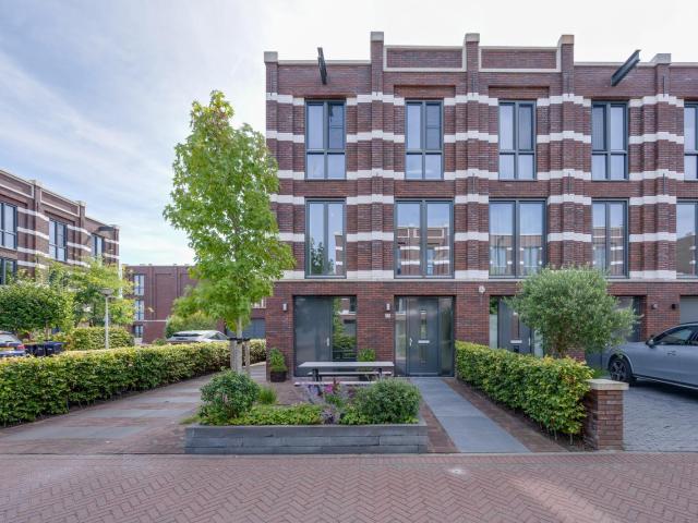 Woning te huur in Wormerveer, Noord Holland
