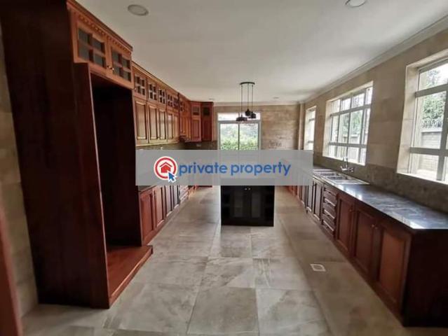 House for sale in Roysambu