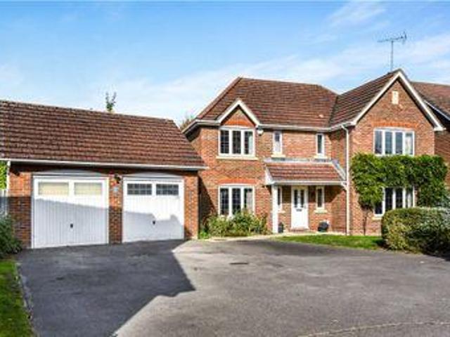 House for sale in Fleet, Hart
