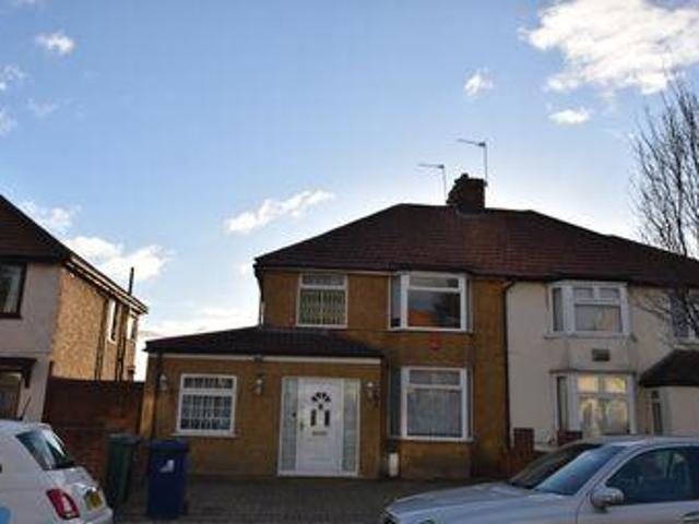 House for rent in Northolt, Greater London