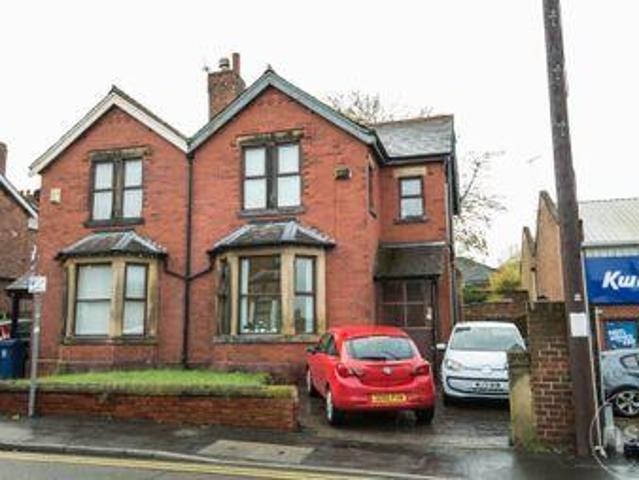 House for rent in Roby Mill, Lancashire