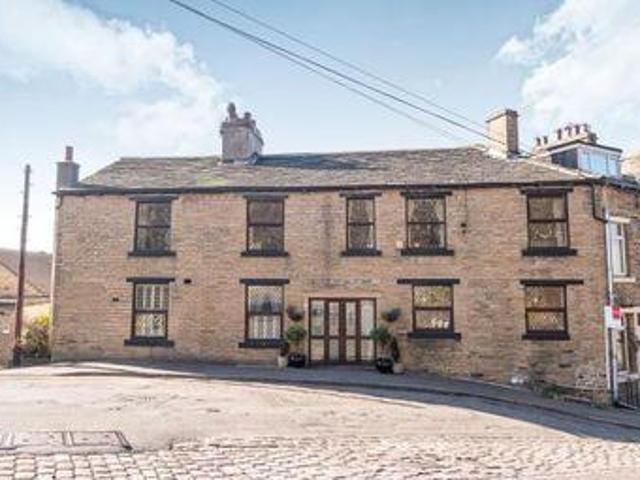 House for sale in Halifax, West Yorkshire