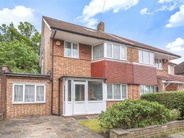 House for sale in Little Stanmore, Greater London